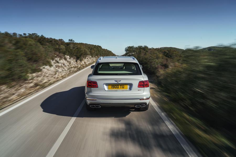  Bentley Bentayga Hybrid 2018 года  (WW) (фото 19 из 45)